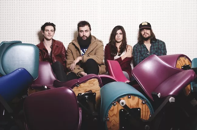 houndmouth-2.webp