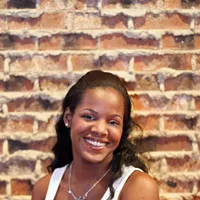 3 questions with Shanae Callier, Hooters girl
