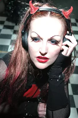 NIKKI LACHEN