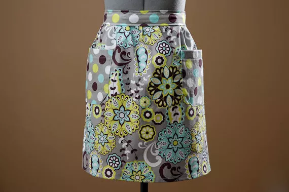 Floral Medallion Half Apron