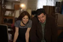 SONY PICTURES CLASSICS - GIVE AND LET GIVE: Catherine Keener and Oliver Platt in Please Give.