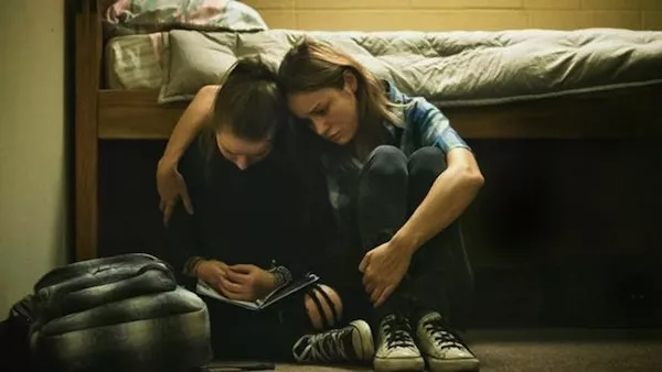 Kaitlyn Dever and Brie Larson in Short Term 12 (Photo: Cinedigm)
