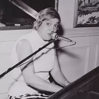 Question the Queen City: Pianist and singer Chris Kelly