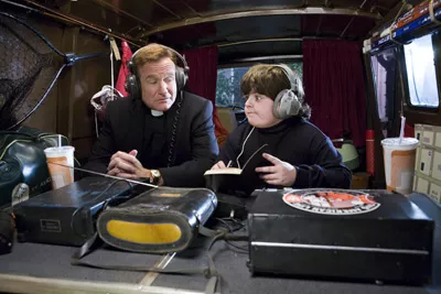 LICENSE TO WED: Robin Williams and Josh Flitter - PETER SOREL / WARNER BROS. &amp; VILLAGE ROADSHOW PICTURES