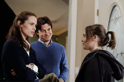 MEET THE PARENTS: Pregnant teen Juno (Ellen Page, right) plans to hand her baby over to yuppie couple Vanessa (Jennifer Garner) and Mark (Jason Bateman) in Juno. - DOANE GREGORY / FOX SEARCHLIGHT