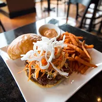Nom Nom brings Asian fusion to burgers