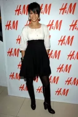 rihanna-hm-25-200x300.webp