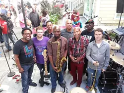 Groove 8